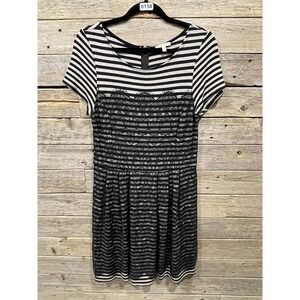 Bordeaux Women's Beige/Black Striped Dress with Lace Overlay - Size Large Zip Up